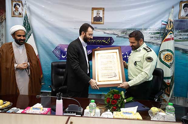 قدردانی کشاورز از تلاش های بی وقفه و شبانه روزی نیروی انتظامی در کیش