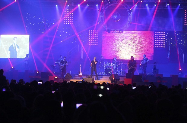 کنسرت ایلیاس یالچینتاش با حضور بیش از ۳۲۰۰ نفر در جزیره کیش برگزار شد